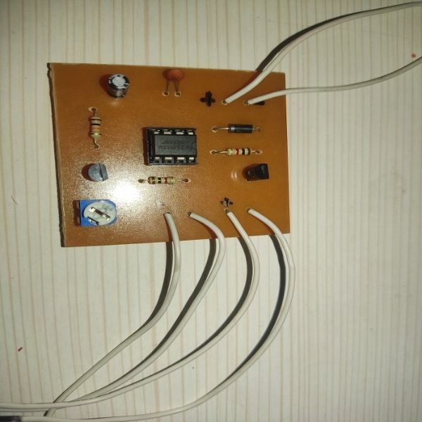 pcb فلاشر دوکاناله با تنظیم سرعت 2 pcb فلاشر دوکاناله با تنظیم سرعت